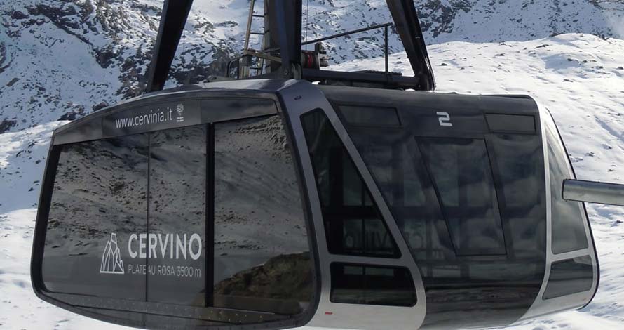 The gondola lift to the Cervino peak